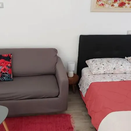 Iris Apartment