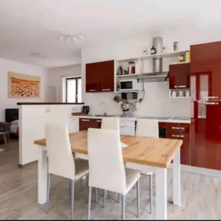 Διαμέρισμα Iris *